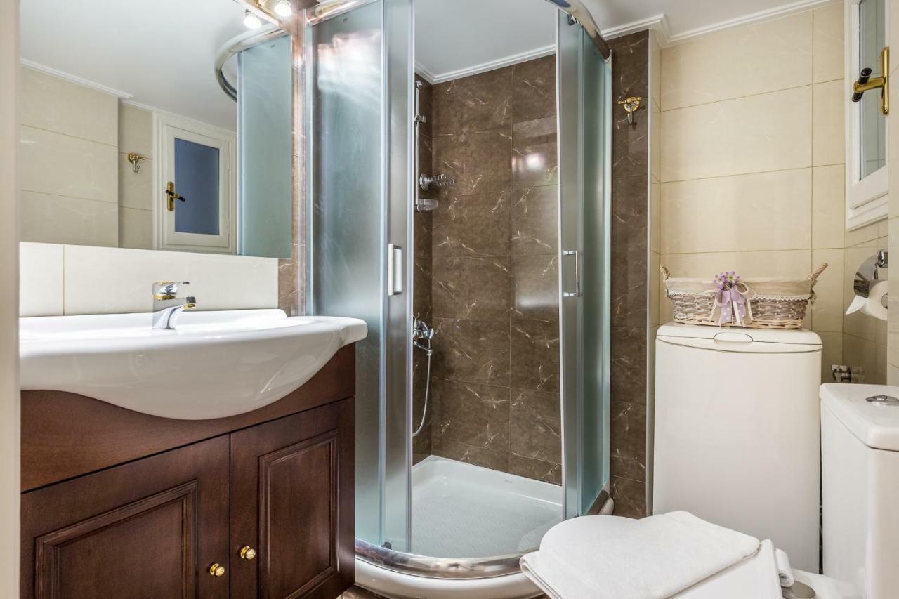 Chic Flat In Kolonaki Next To American Embassy Athen Exterior foto
